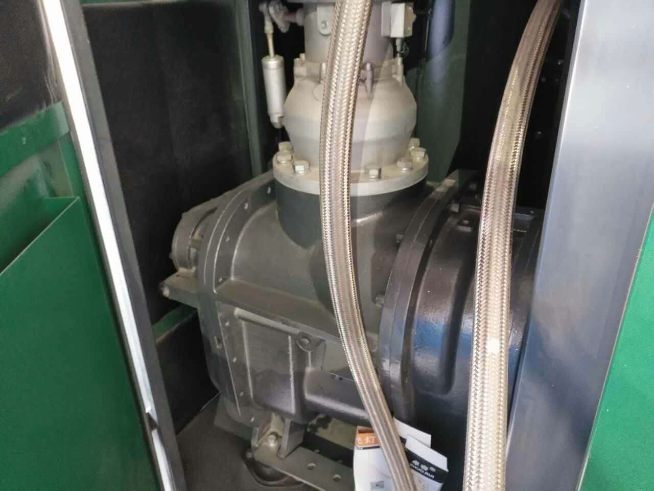 萨震螺杆空压机在客户现场